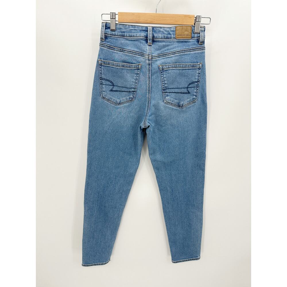 American Eagle Mom Jean Stretch Medium Wash Blue Denim Womens Size 0 Regular - Picture 2 of 8